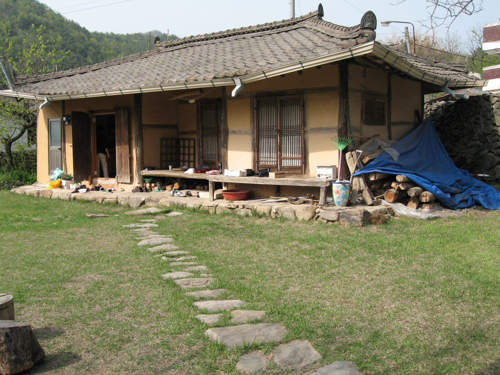 시인은 강의가 없는 날이면 이곳에 머물면서 자연과 함께 하며 시를 창작하고 영감을 떠올린다고 한다. 백지원 기자