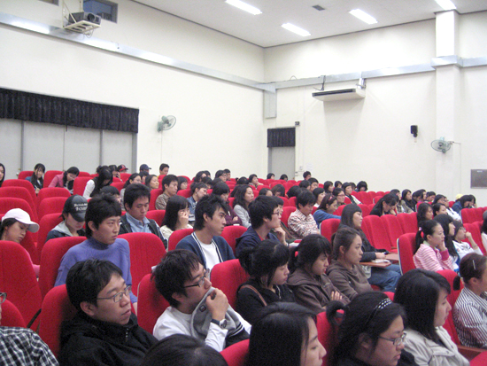 미국학과 취업특강을 듣고 있는 미국학과 학생들 이유리 준기자