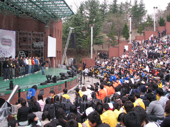 29일 열린 학생자치기구 출범식에서 각 단대 회장들이 자기 소개를 하고 있다. 이은비 기자