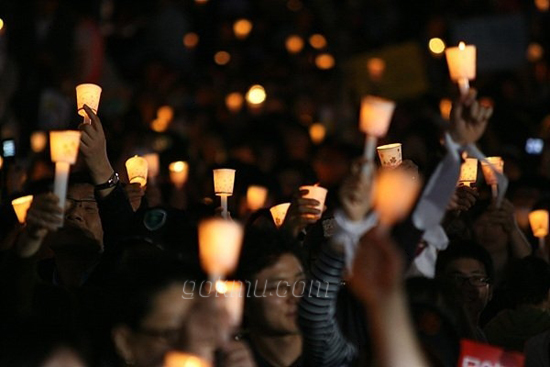 청계광장에서 열린 미국산쇠고기 수입 반대 촛불 문화제 프레시안