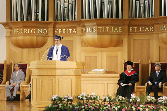신일희 총장은 취임사를 통해 '보다 높은 차원의 대학교를 만들기 위해 노력하겠다