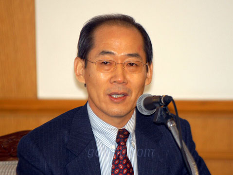 IPCC 부의장에 당선된 이회성 교수