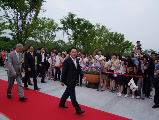 제 3회 대구국제뮤지컬페스티벌에 참석한 유인촌 문화체육부장관과 신일희 총장 정완식 기자