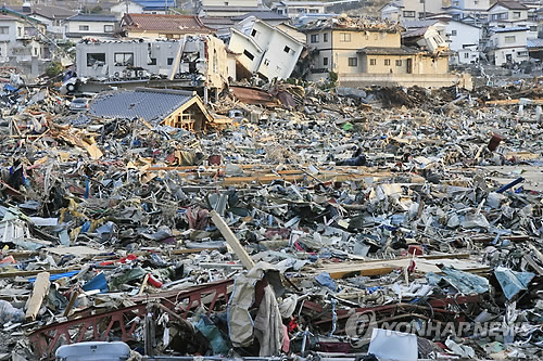 (미야기 교도=연합뉴스) 쓰나미에 휩쓸린 일본 미야기현 오나가와쵸.