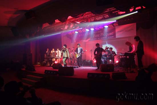 ‘제6회 뮤직프로덕션과 신입생 콘서트’가 진행 중이다 임택현 기자