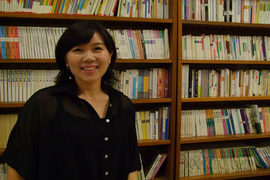 제 18회 '시인세계' 신인작품 공모전에 당선된 최영미 씨 최영미씨 제공