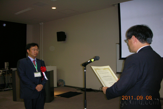 2011 일본미생물자원학회상을 수상한 윤재우(약학·조교수) 교수 윤재우 씨 제공