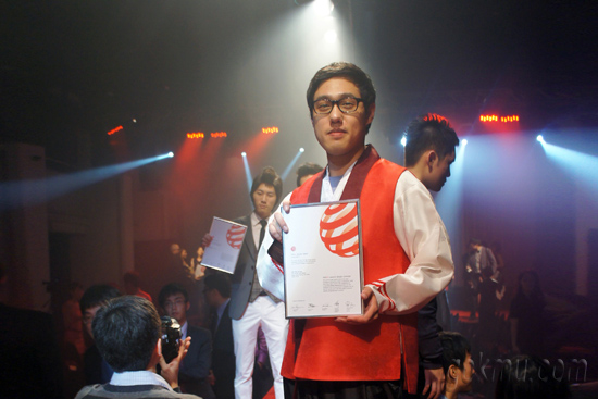 ‘reddot design award 2011’에서 본상 수상한 진준호 씨 홍보팀 제공