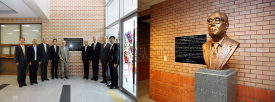 (좌)우리학교 건축물 디자인에 기여한 추성엽 건축가 (우)의양 정재호 선생의 흉상 홍보팀 제공