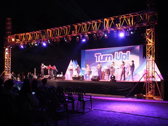 지난 9월 23일, 대동제 개회식에 이어 우리학교 학생들이 오케스트라 공연을 하고 있다 임성옥 기자